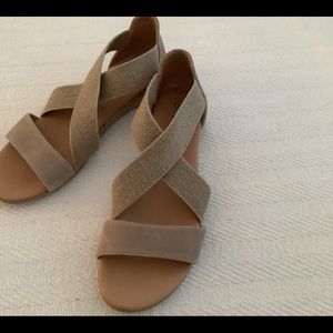 Made in Spain Tan sandals with elastic criss cross straps, Size 9